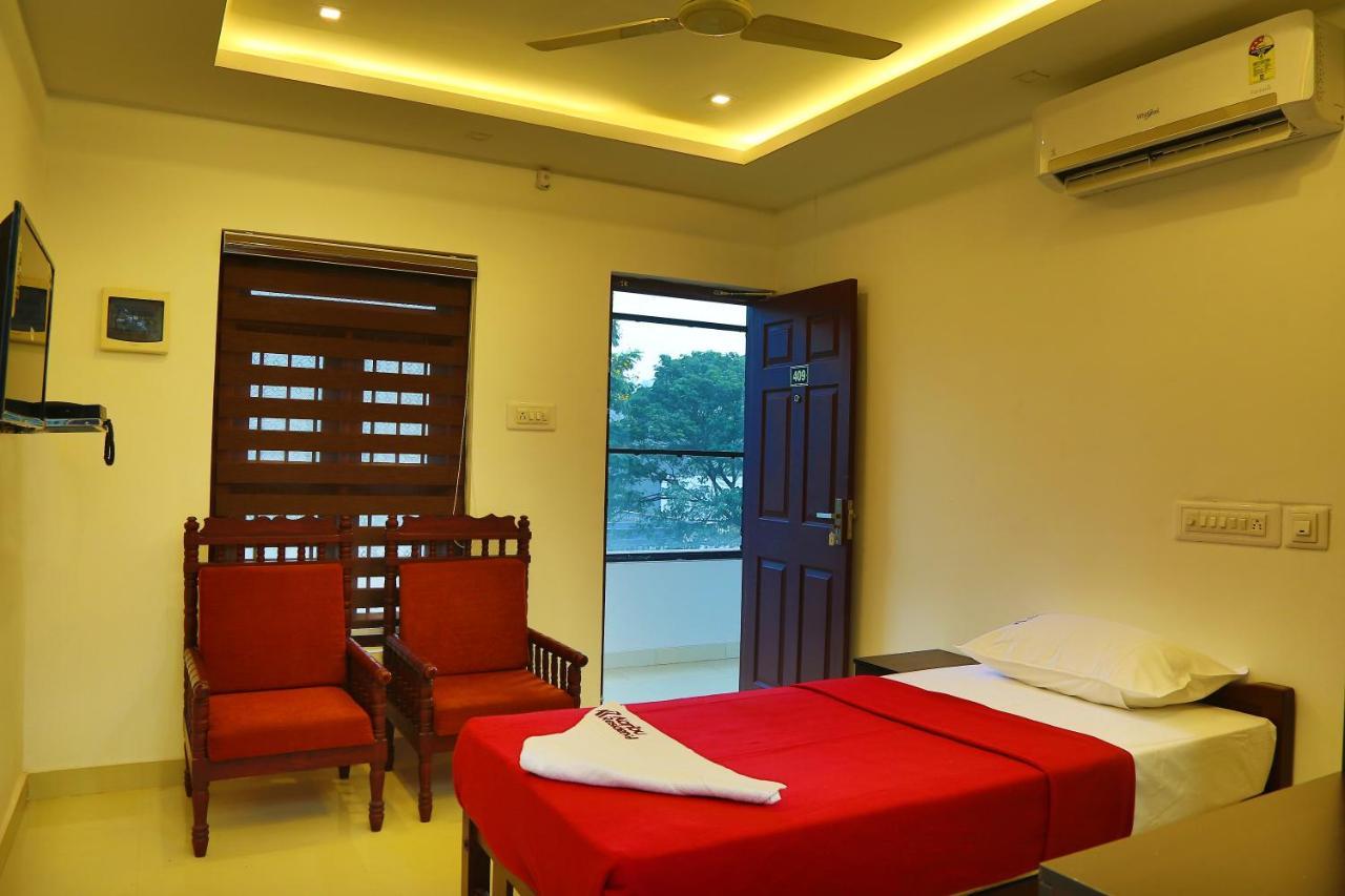 Karibu Residency Hotel Malappuram Eksteriør billede